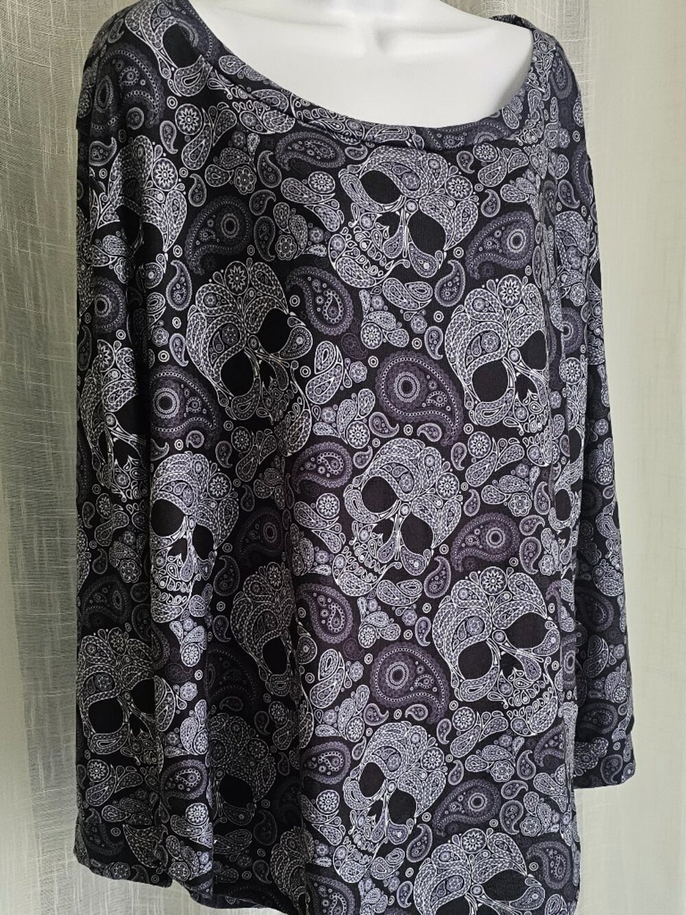 Nanu Women's Long Sleeve Skull Print Top Black Size XL NWT